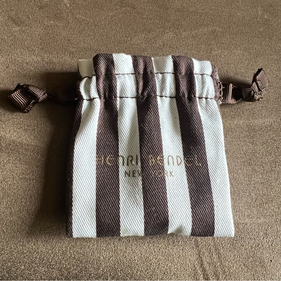 🔴 Henri Bendel Small Jewelry Dust Bag - Picture 1 of 4